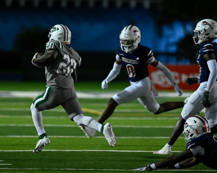 Chaminade-Madonna vs Miami Central Football - Robson Lopes - 08-26-20231050